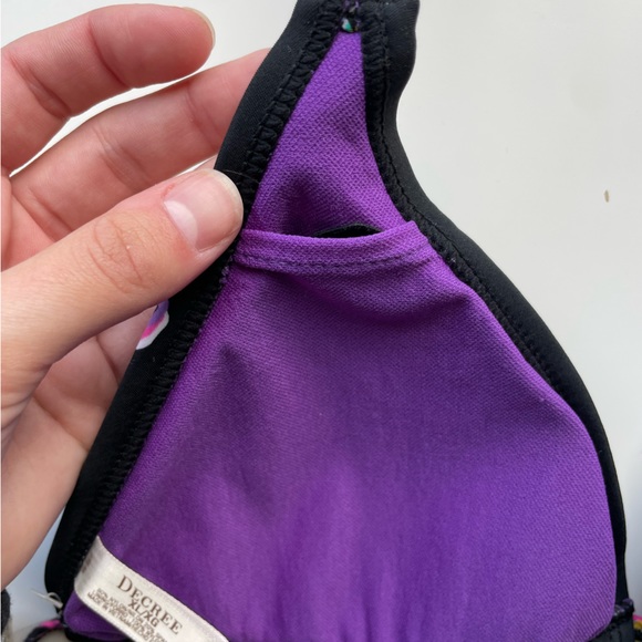 NWT Triangle bikini top🌟 - Picture 4 of 4